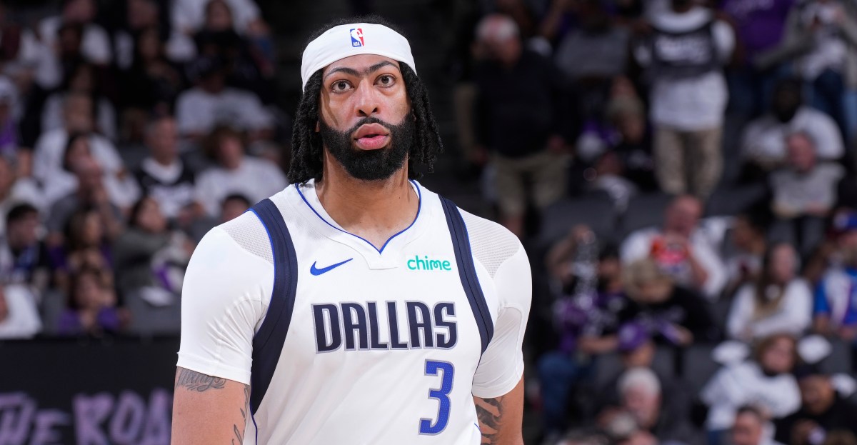 Anthony Davis is back on the court following offseason surgery