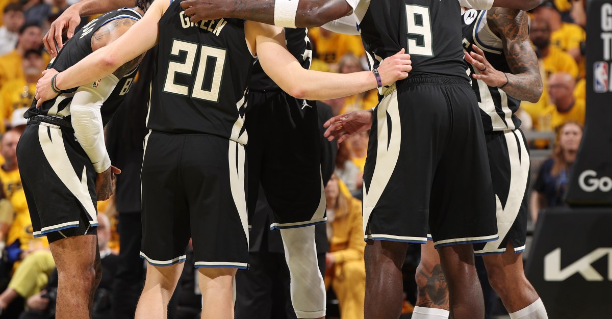 NBA 2025–26 Schedule: Milwaukee Bucks Back-To-Backs, Road Trips & National TV