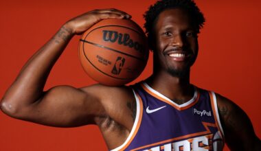 Can Nigel Hayes-Davis carve out real minutes with the Suns?