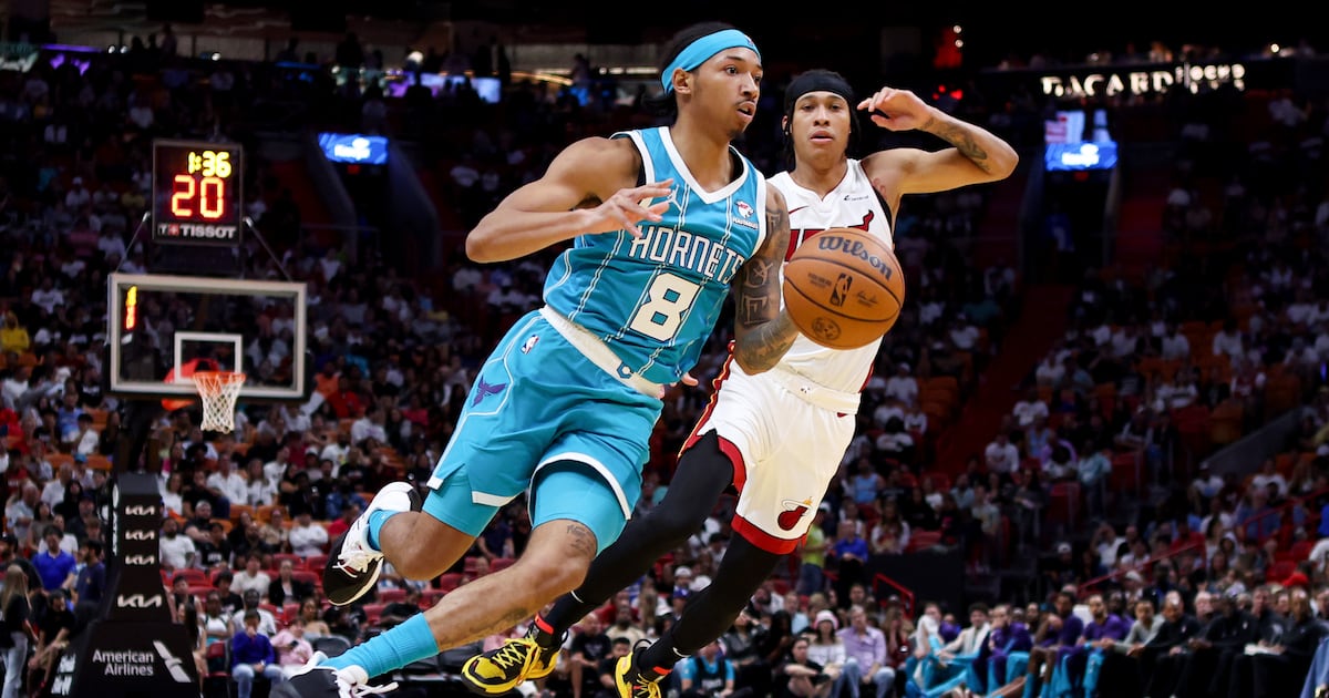 Charlotte Hornets waive guard Nick Smith Jr. – WSOC TV