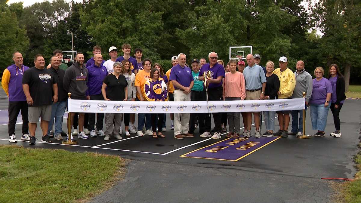 Southern Indiana city dedicates park basketball courts to state championship teams