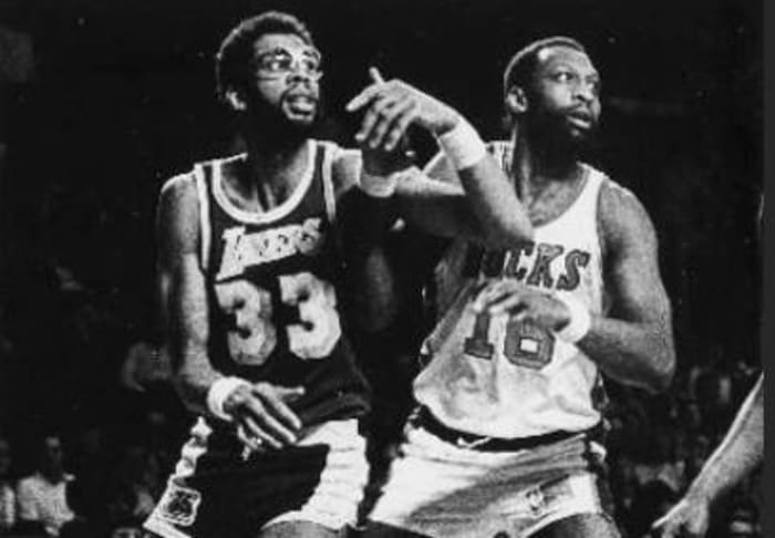 Kareem Abdul-Jabbar vs. Bob Lanier