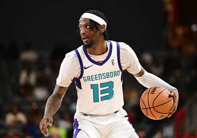 Charlotte Hornets sign Marcus Garrett to final roster spot and release Brandon Slater to open space