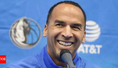 “Still f*cking hate you” – Dallas Mavericks GM Nico Harrison faces surprising encounter with frustrated fan at Twin Peaks | NBA News