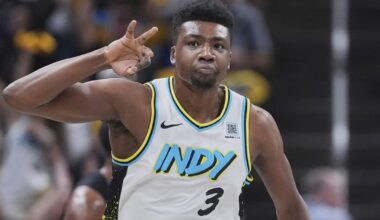 Cavaliers sign C Thomas Bryant