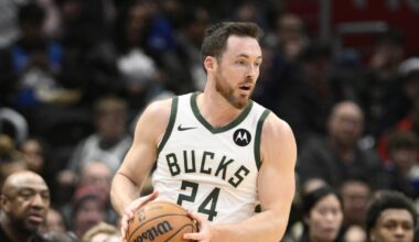 Hornets acquire Connaughton, 2 second-round picks from Bucks for Micic