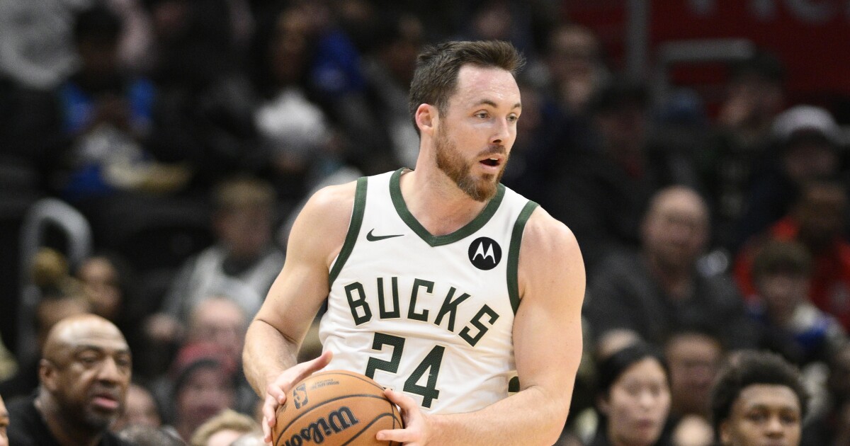 Hornets acquire Connaughton, 2 second-round picks from Bucks for Micic