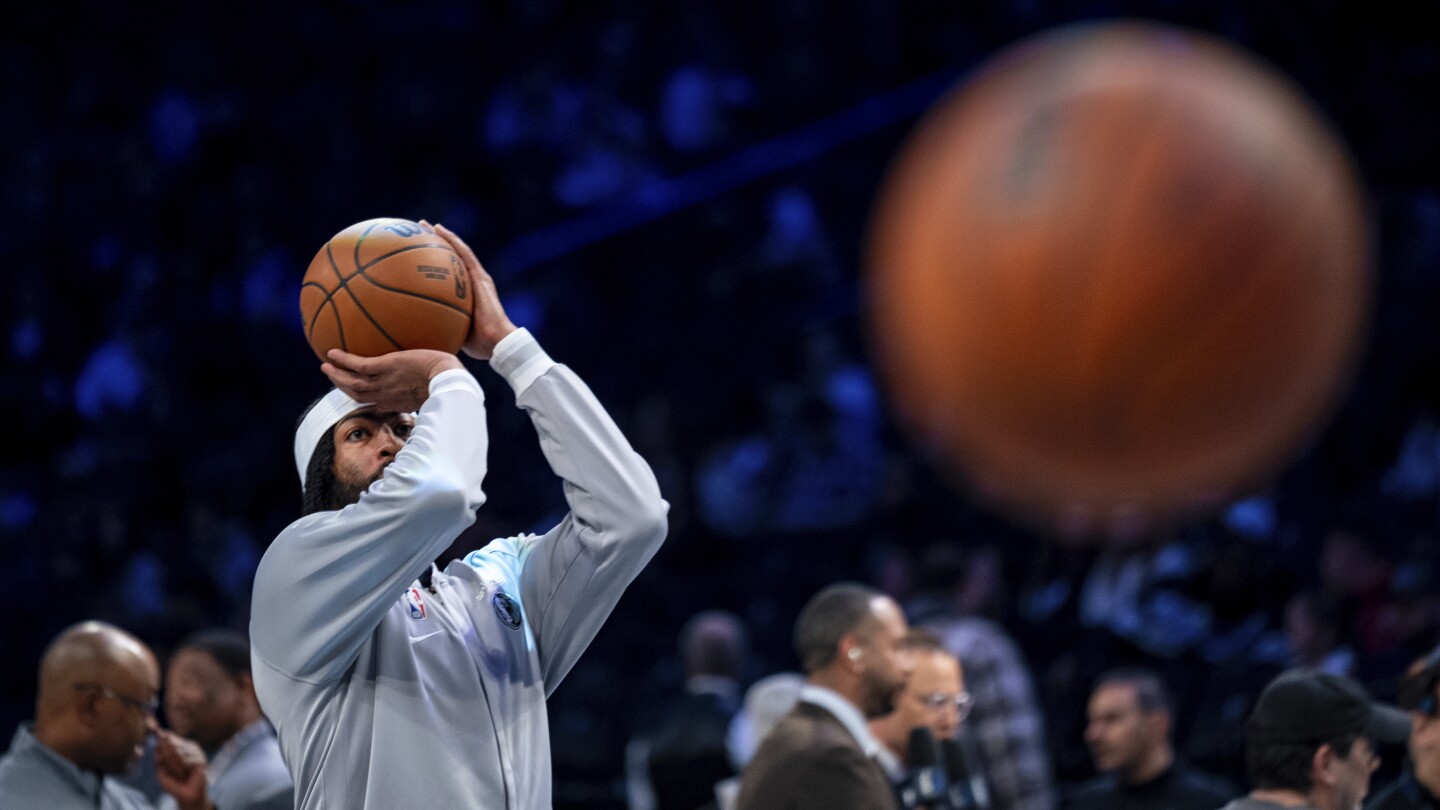 Mavs' Anthony Davis returns against Nets after 6-week injury absence