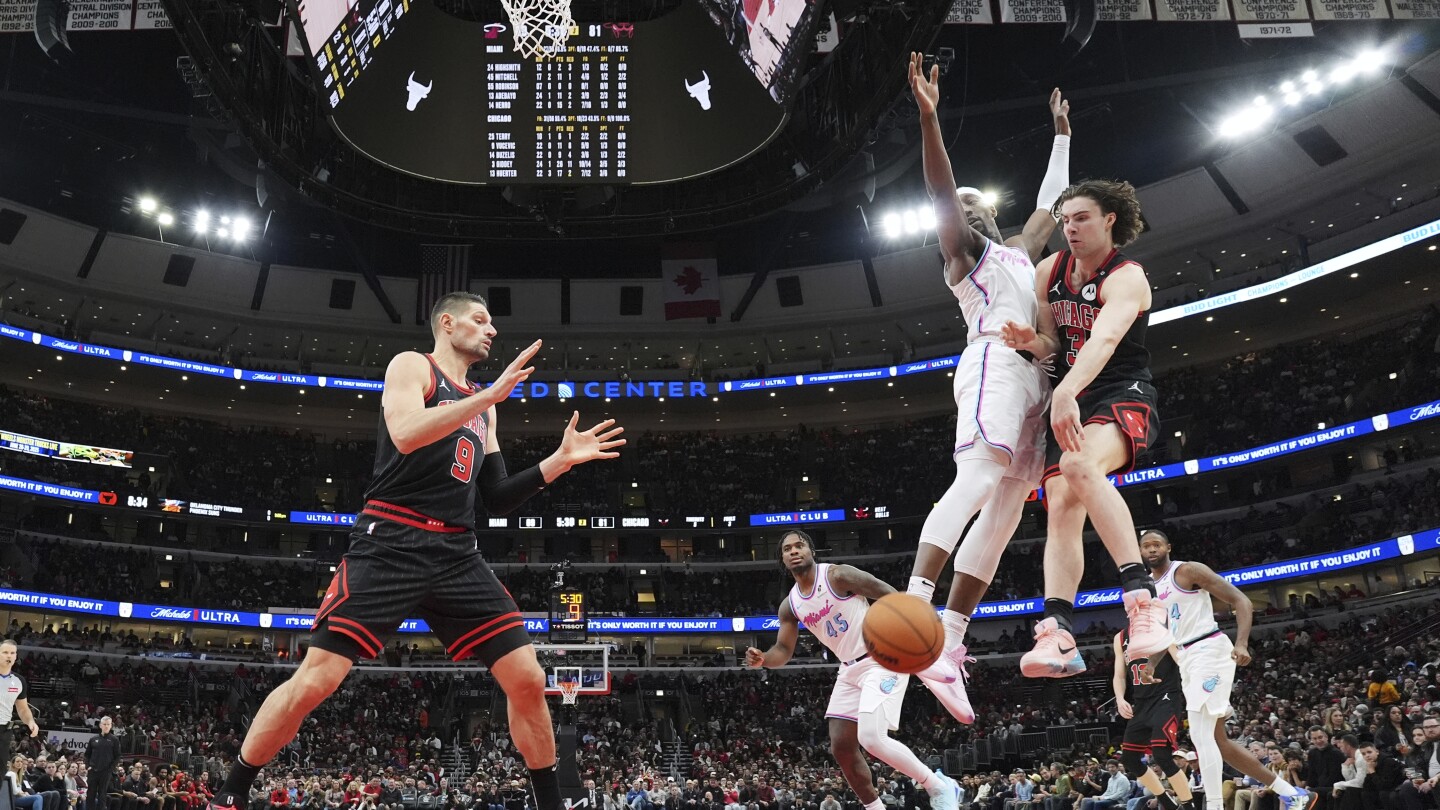 Josh Giddey available for Bulls' Play-In game against Miami after being sidelined by wrist injury