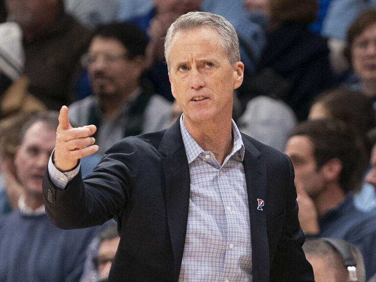 Saint Joseph's promotes Donahue to head coach