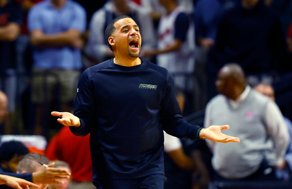 Wagner basketball coach Donald Copeland suspended for alleged verbal abuse