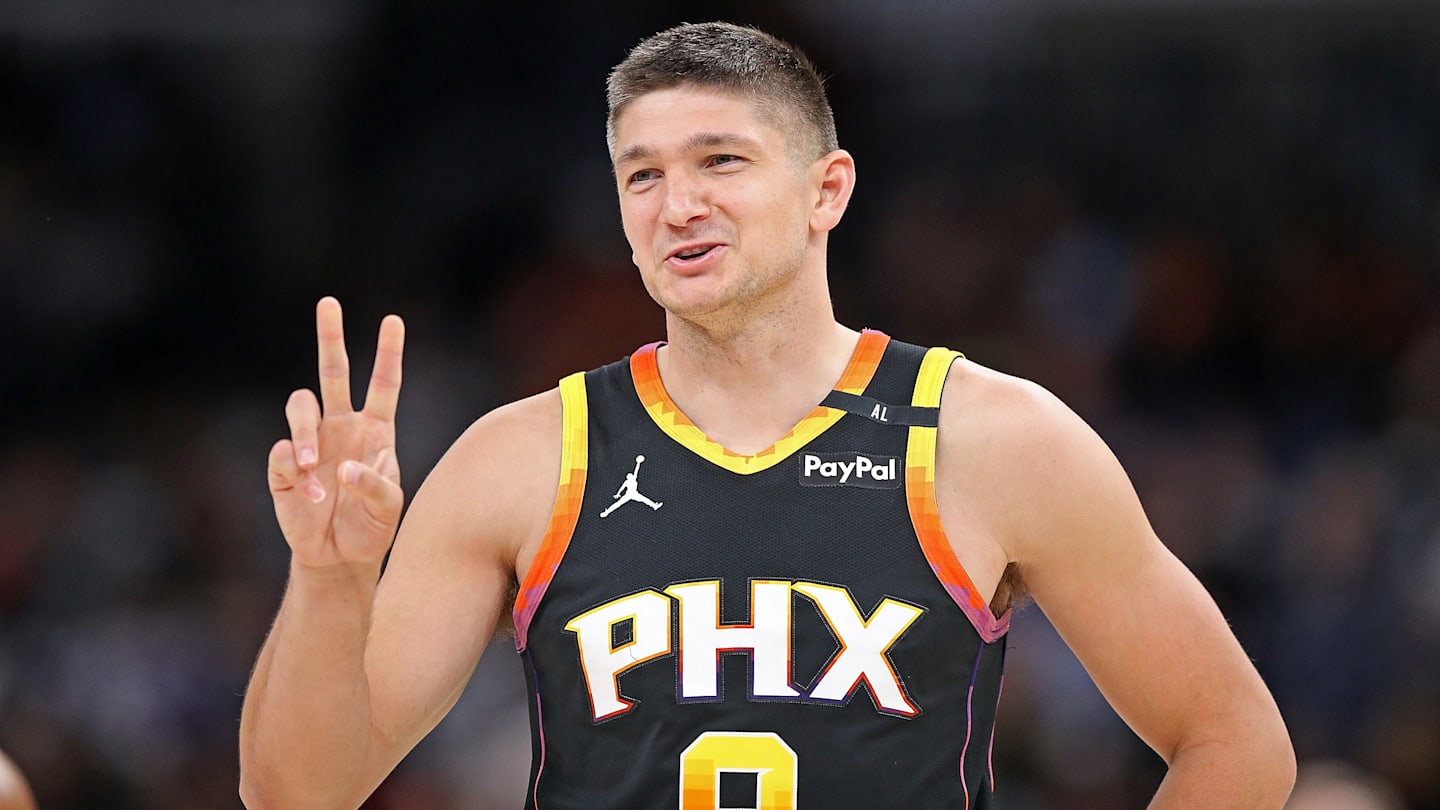 Phoenix Suns v Memphis Grizzlies