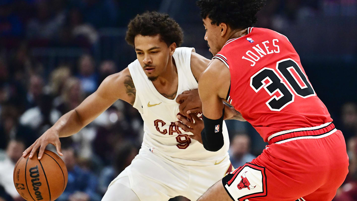 Cleveland Cavaliers young guards show strong bond in preseason opener