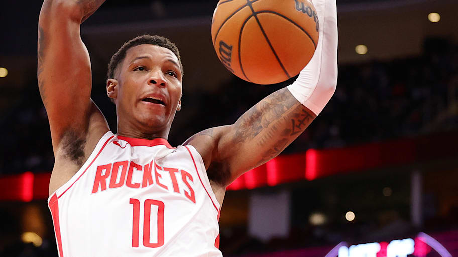 Rockets forward Jabari Smith Jr. dunks the ball.