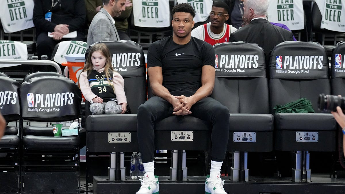 Is Giannis playing? Starters, odds