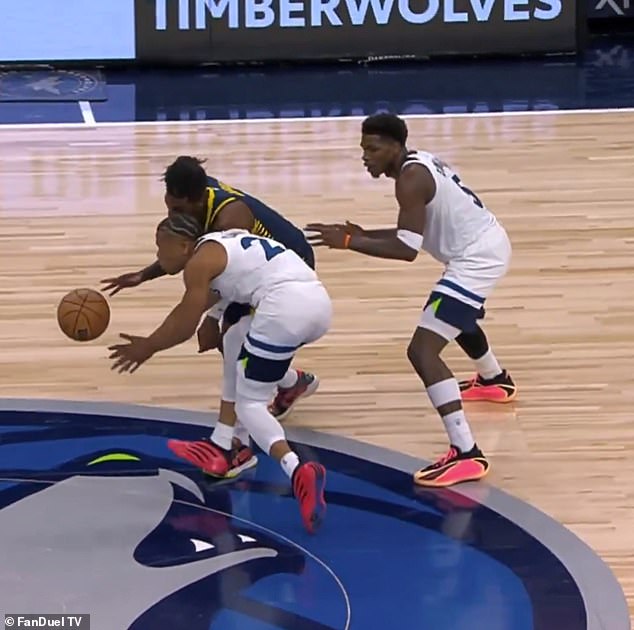 The incident occurred when Wright clashed heads just four minutes into his Pacers debut