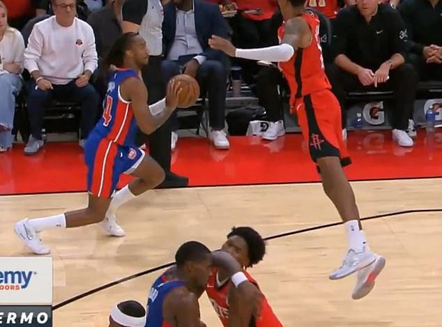 Jalen Duren was ejected from the Pistons' win over the Rockets for elbowing Amen Thompson