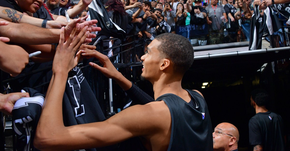 Open Thread: Scenes from the Spurs scrimmage