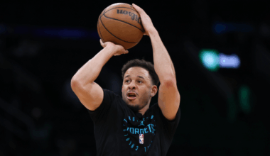 Seth Curry signs with Warriors, teams up with brother Stephen Curry for the first time, per report