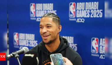 Frustrated New York Knicks forward Josh Hart exits after painful fall and heated ball-throwing incident while playing against Philadelphia 76ers | NBA News