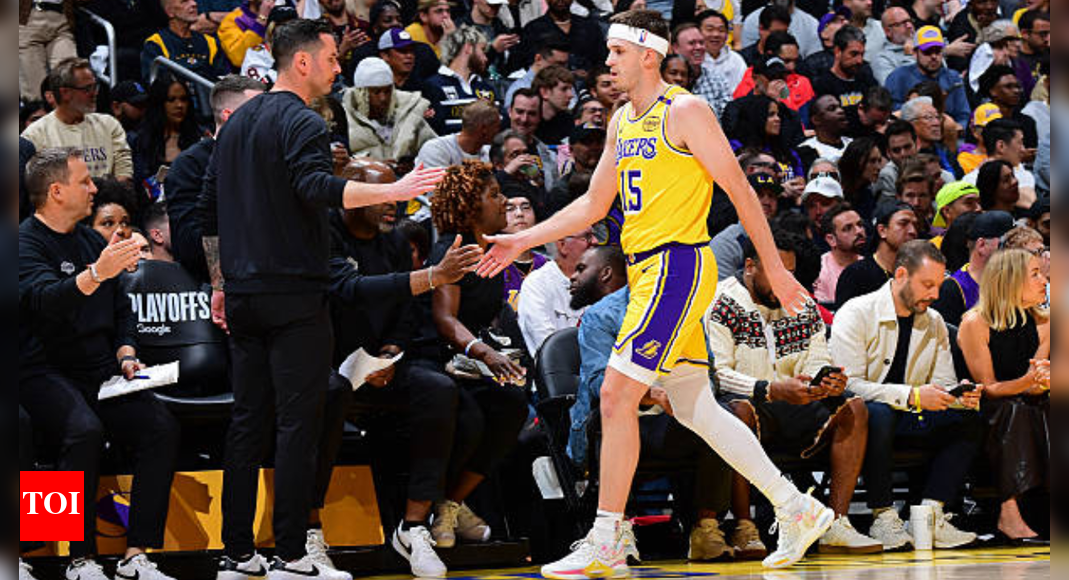 Austin Reaves’ Grandma vs. JJ Redick: What happened in the most hilarious Los Angeles Lakers sideline showdown? | NBA News