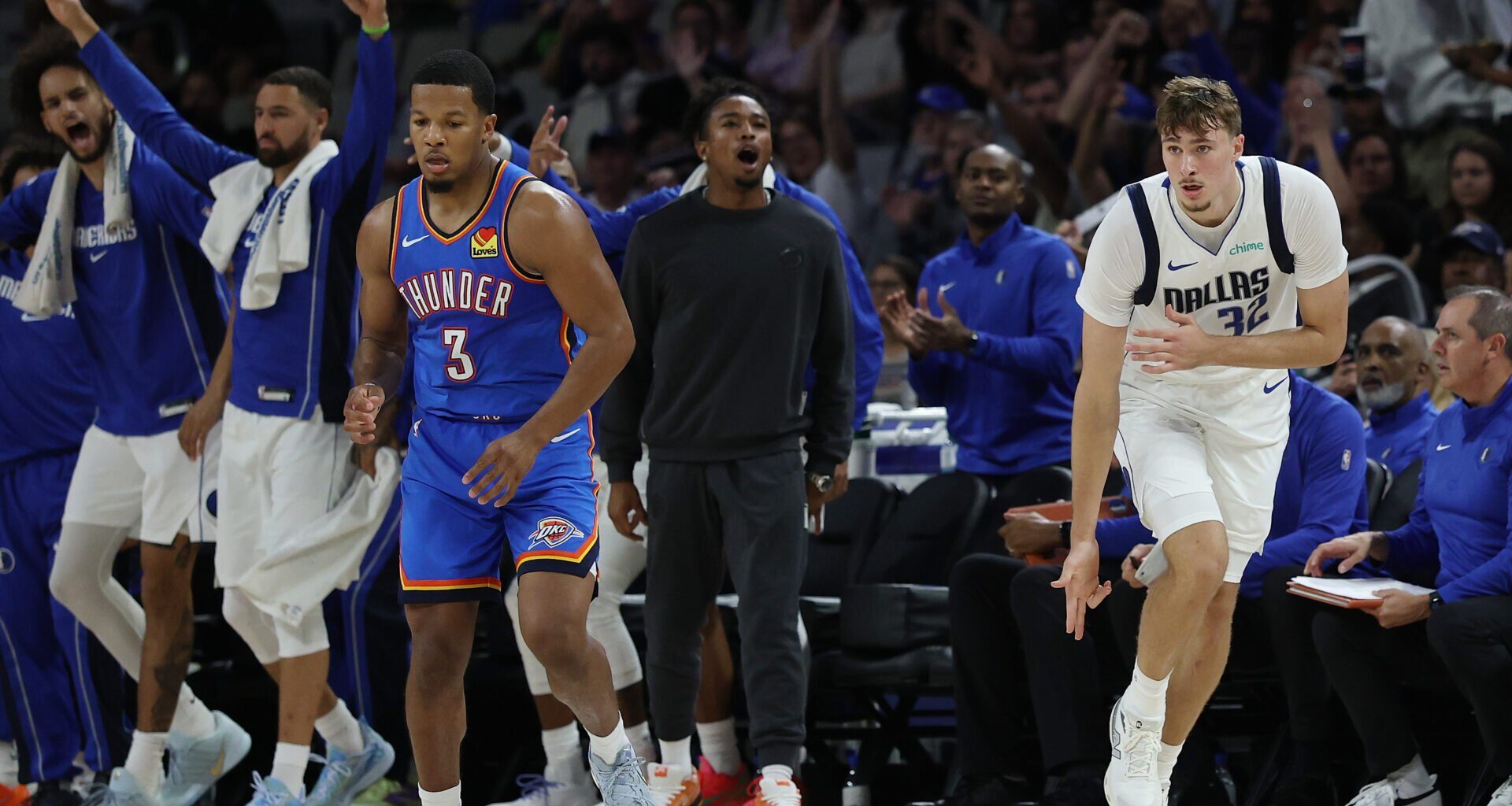 Dallas Mavericks sign the Toronto Raptors' first ever Canadian NBA Draft pick