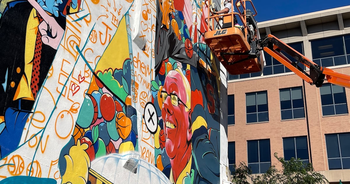 Syracuse mural of Jim Boeheim finally goes up downtown, a ‘full circle moment’ for artist – This is CNY
