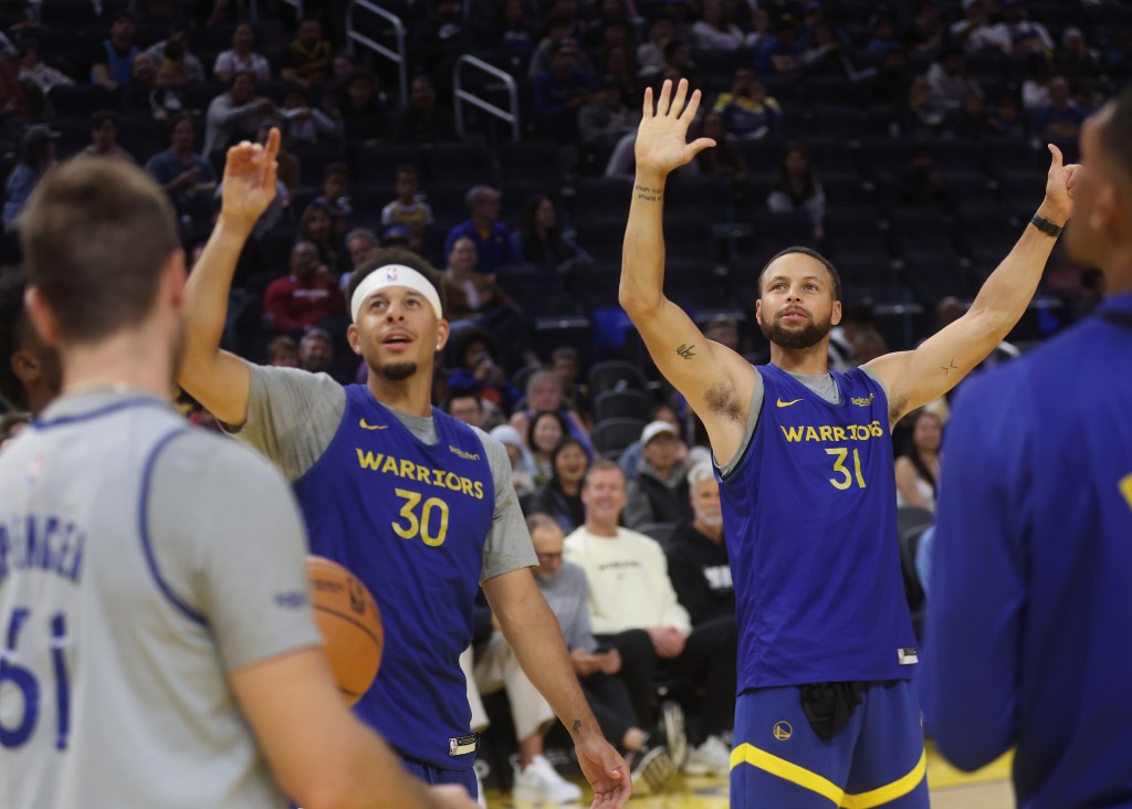 Steph Curry explains jersey stunt with Seth Curry at Warriors practice