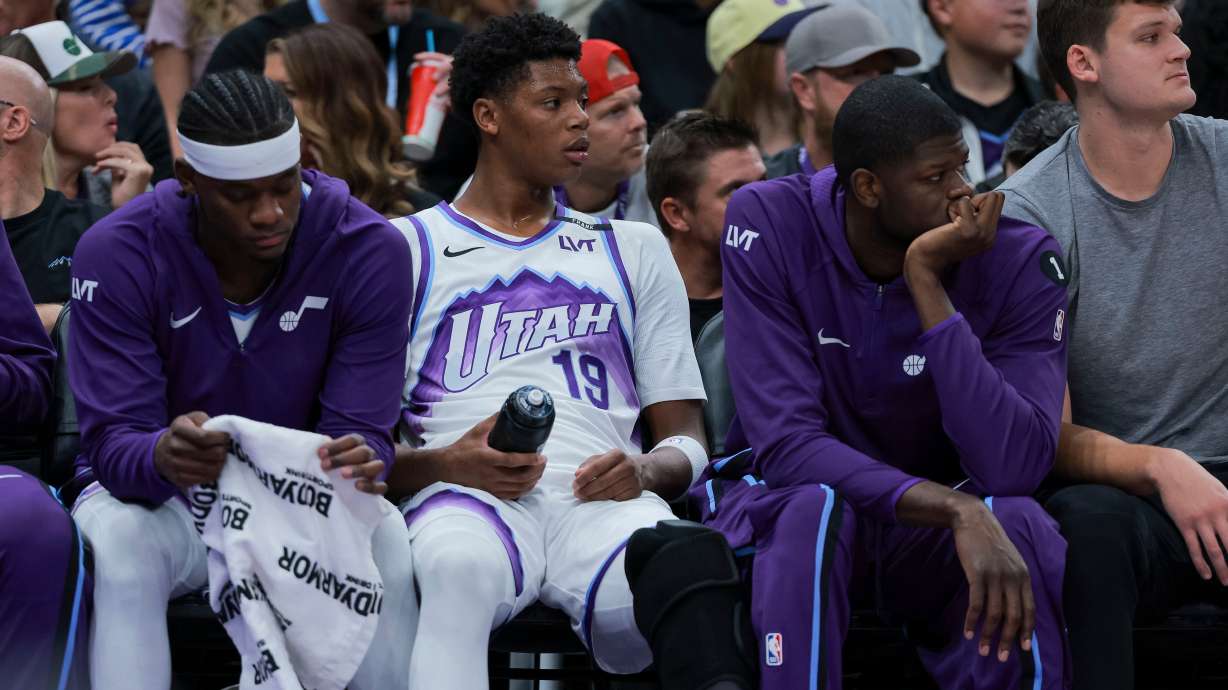 Ace Bailey leaves Utah Jazz preseason loss to Dallas with injury