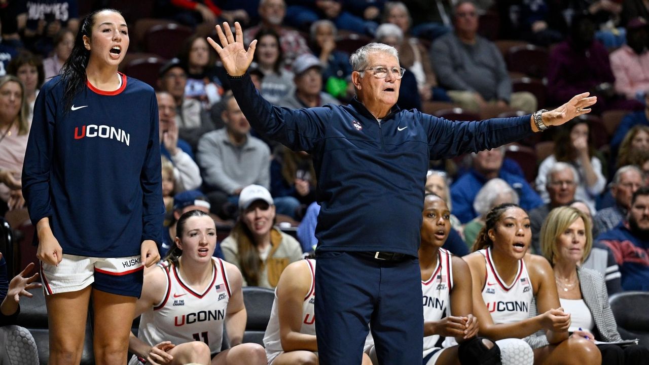 UConn tops women's preseason AP Top 25 ahead of South Carolina, UCLA; SEC has 5 teams in top 10