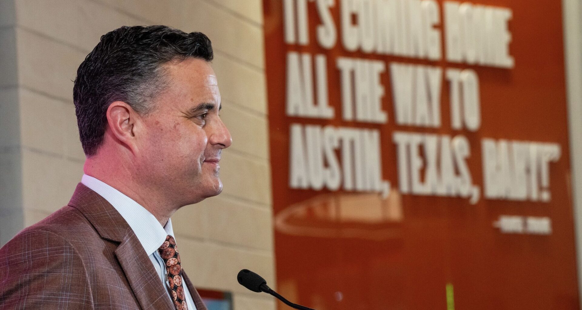 Media not impressed by Texas basketball, Sean Miller