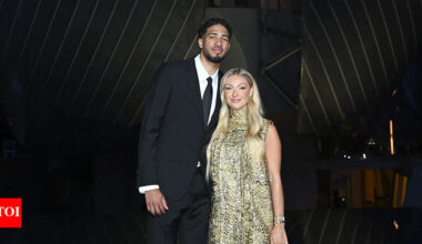 "We get to relive our last year" - Tyrese Haliburton's fiancée Jade Jones shares tearful moment at NBA star's documentary debut with Starting 5 | NBA News