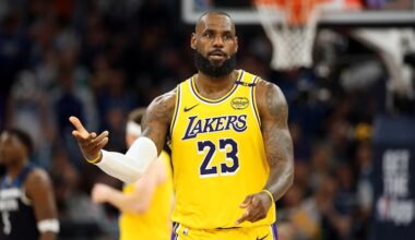 Lakers targeting mid-November for LeBron James return