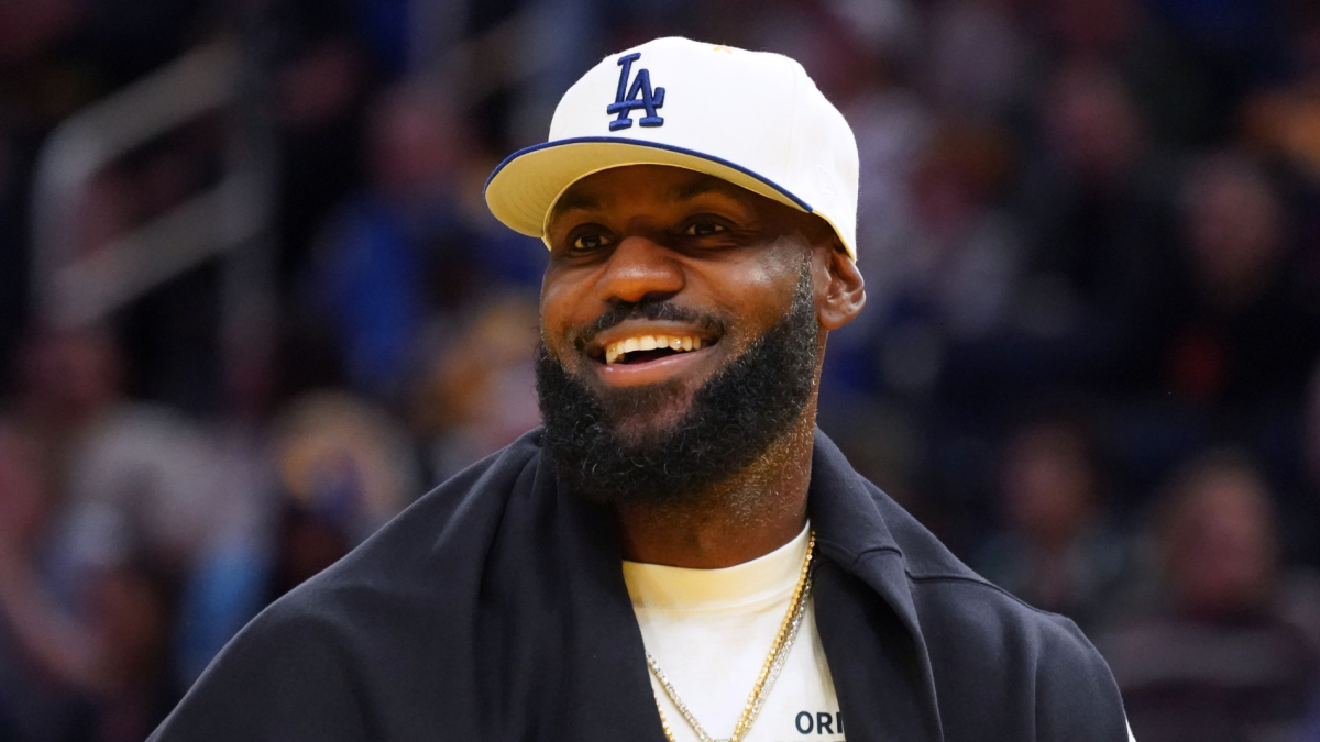 LeBron James injury update: Timeline emerges for Lakers star's season debut, per report