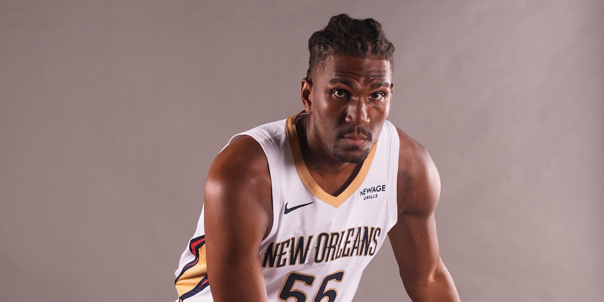 Pelicans center Kevon Looney out with knee injury