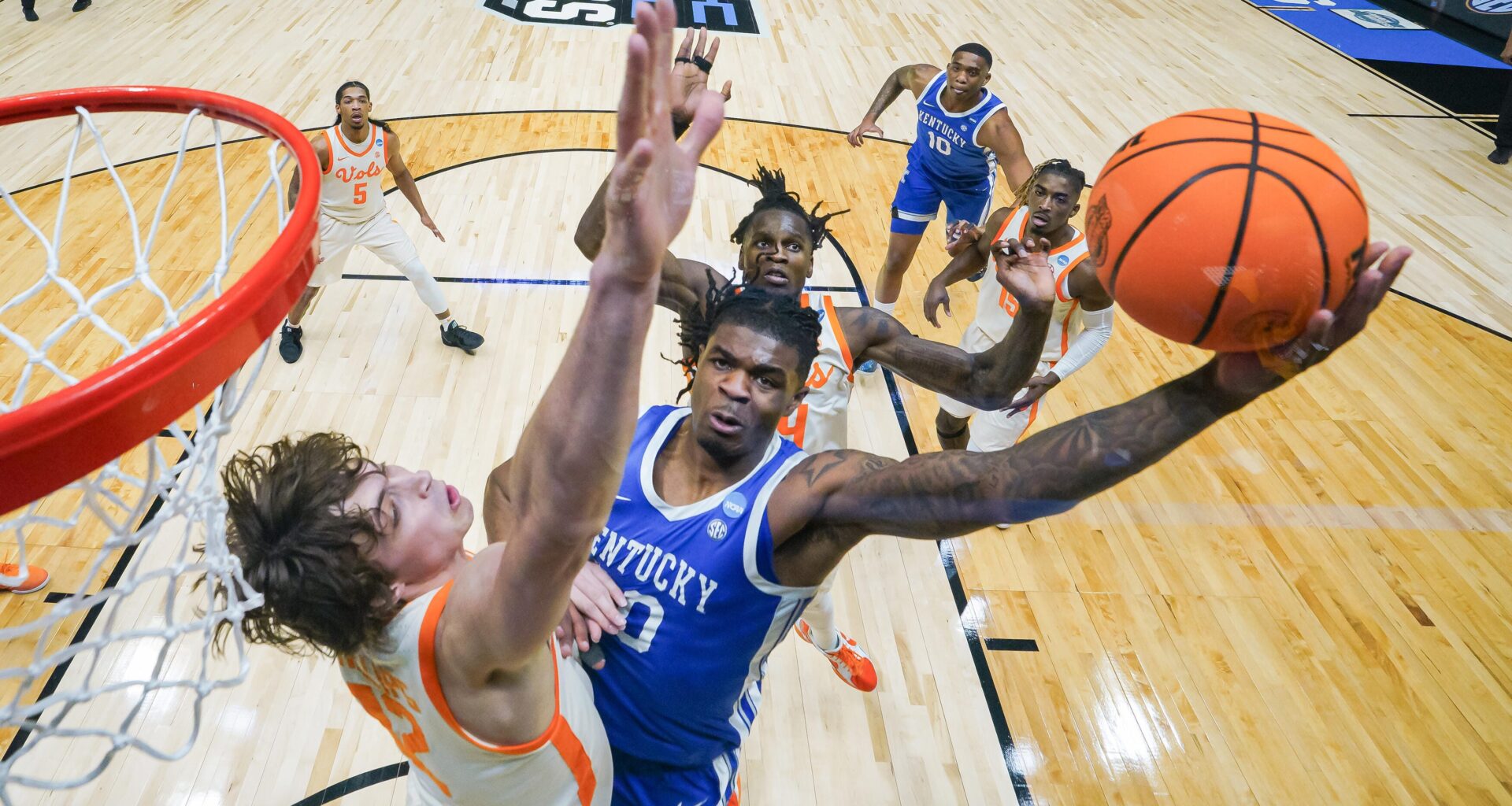 Where to Watch Kentucky Basketball Live Without Cable in 2025