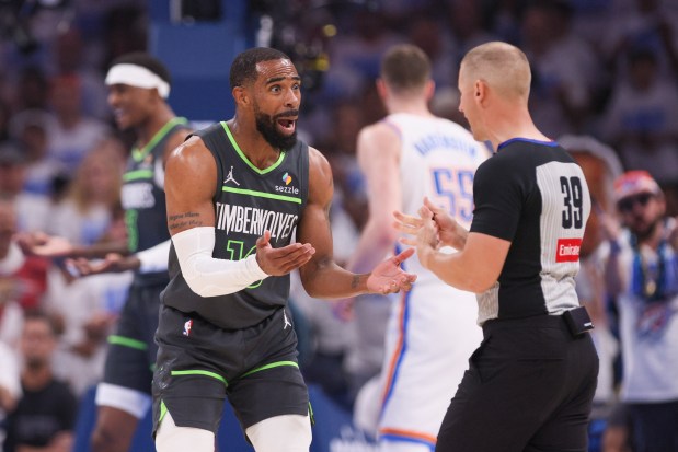 Mike Conley argues officials