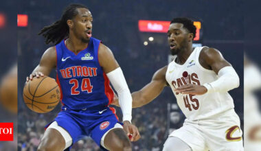 Is Donovan Mitchell playing tonight against the New York Knicks? Latest update on the Cleveland Cavaliers star's injury report (October 22, 2025) | NBA News