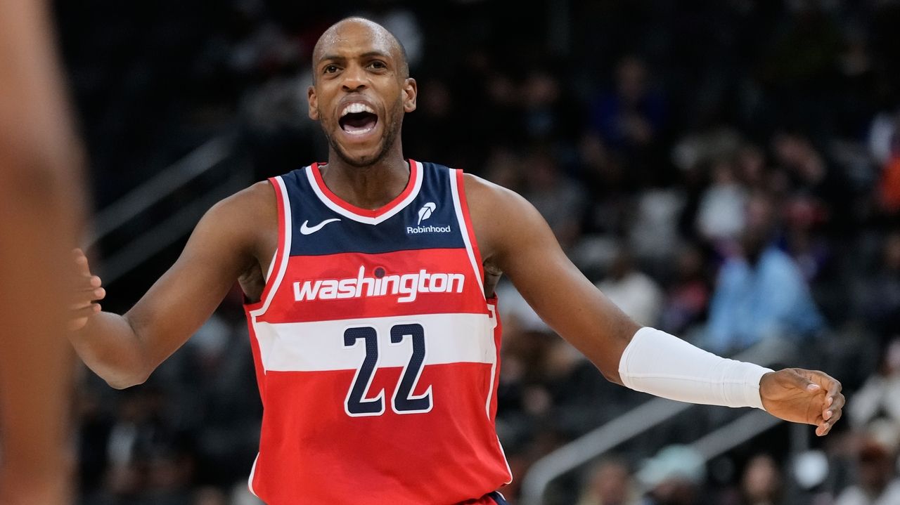 Wizards' Khris Middleton opens season in Milwaukee for 1st time since being traded by Bucks