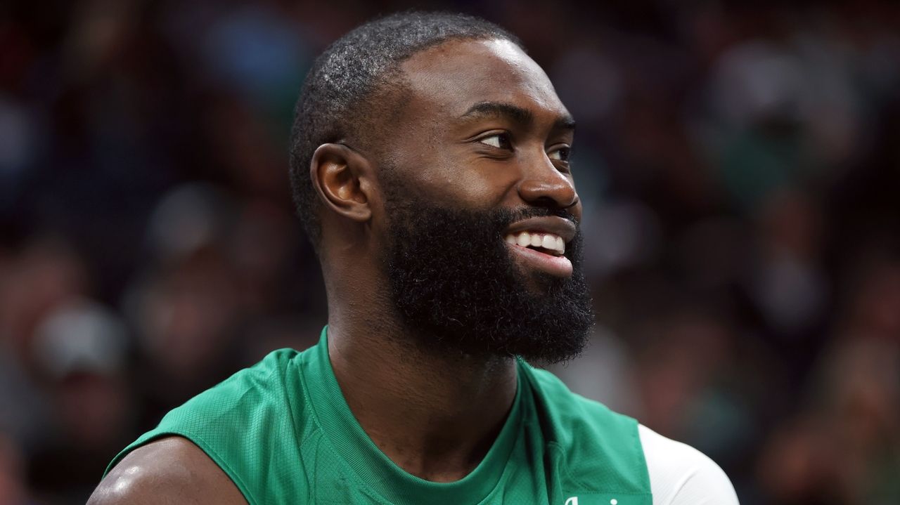 Jaylen Brown starts for Celtics in season opener vs 76ers