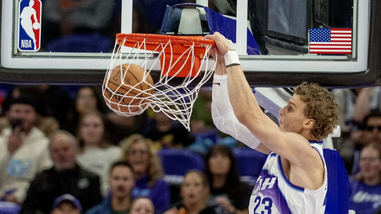 Jazz open up season with 21-point rout of Clippers