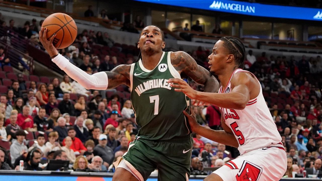 Porter won't play in Bucks' two-game road trip after spraining his ankle in season opener