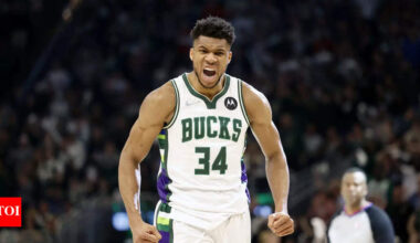 Is Giannis Antetokounmpo playing tonight vs Toronto Raptors? Latest update on the Milwaukee Bucks star’s injury report (October 24, 2025) | NBA News
