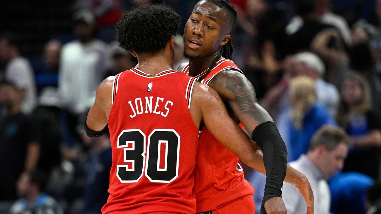 Bulls beat the cold-shooting Magic 110-98 for a 2-0 start
