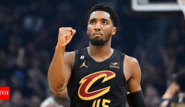 Is Donovan Mitchell playing tonight vs Milwaukee Bucks? Latest update on the Cleveland Cavaliers star's injury report (October 26, 2025) | NBA News