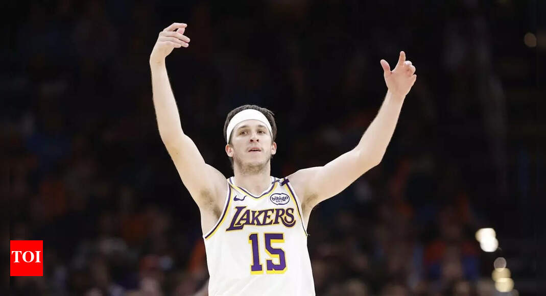 Austin Reaves gets heartfelt praise from LeBron James after elite-level performance against Sacramento Kings | NBA News