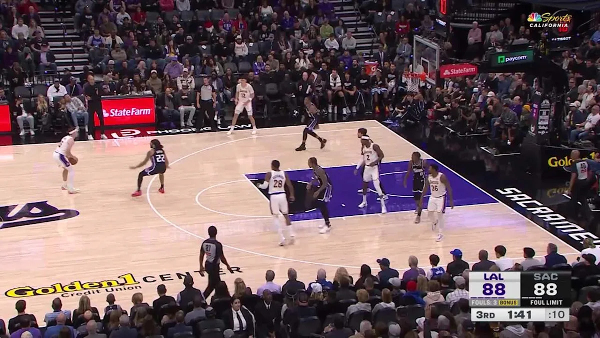 Zach LaVine highlights: Watch Kings star score 30 points vs. Suns