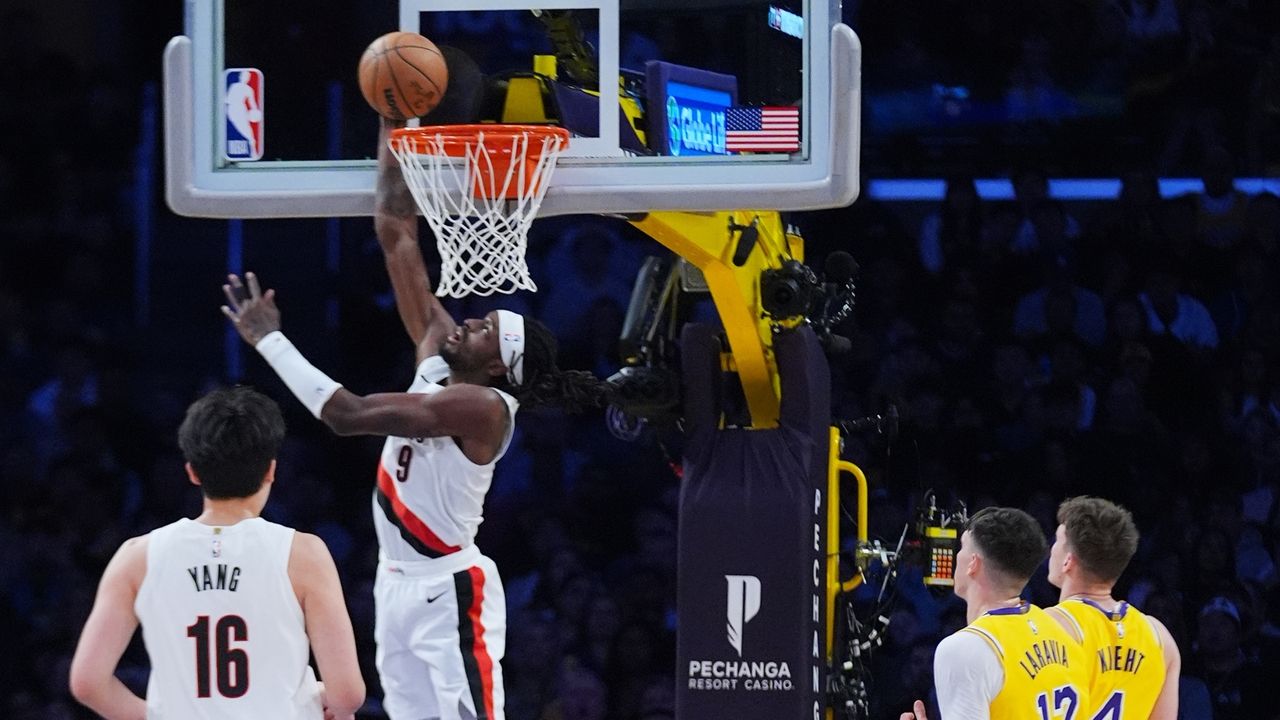 Trail Blazers beat Lakers 122-108 despite Reaves' 41 points