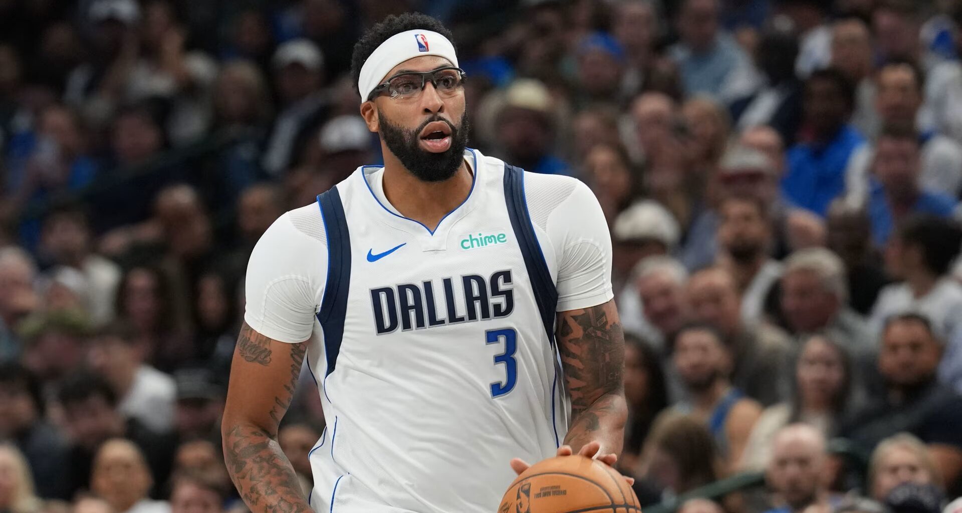 Anthony Davis exits early as Mavericks face another round of injury drama