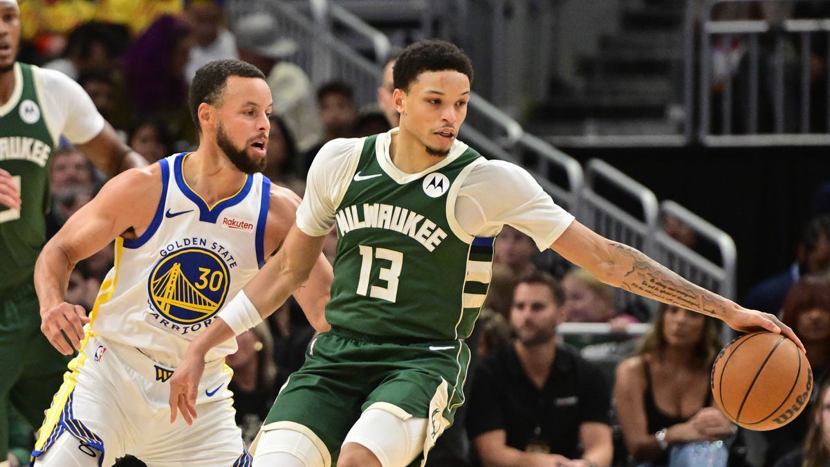 After career game, Bucks' Ryan Rollins gets gift from Steph Curry